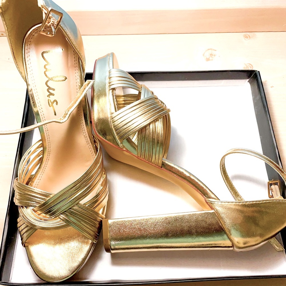 Platform gold heels, never worn from LuLus!